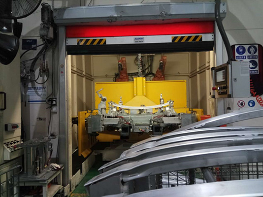 長春英利紅旗HS5L鋁合金保險杠焊接工作站項目